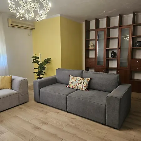 Apartment Spacious Modern In Prime Location Tirana