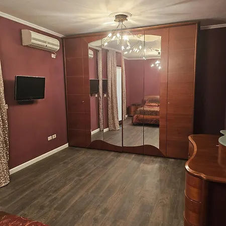 Spacious Modern In Prime Location *