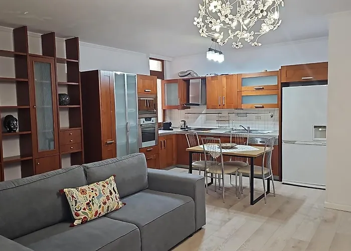 Spacious Modern In Prime Location *