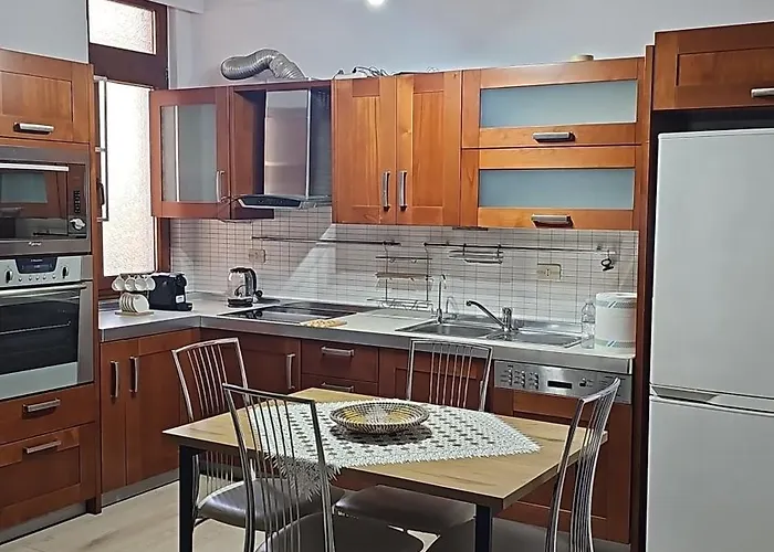 Spacious Modern In Prime Location דירה