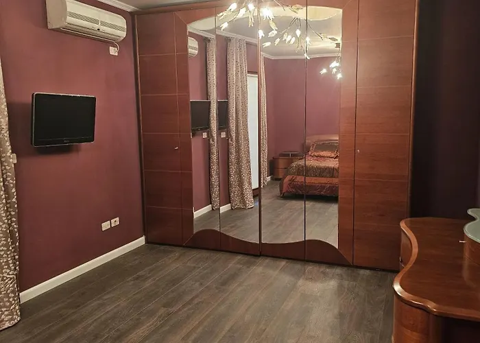 Spacious Modern In Prime Location *